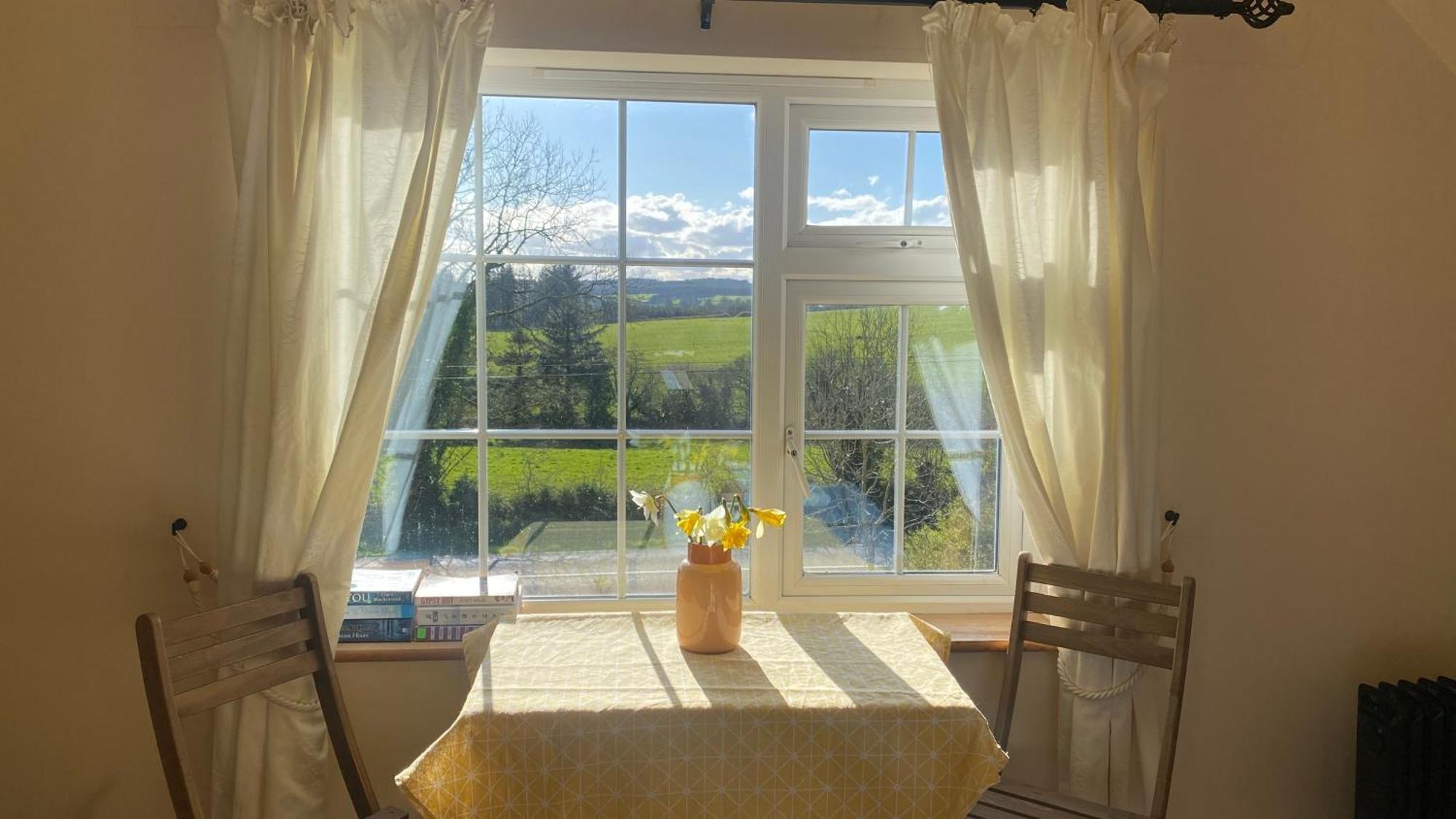 Happy Hill Hotel Йол Екстериор снимка