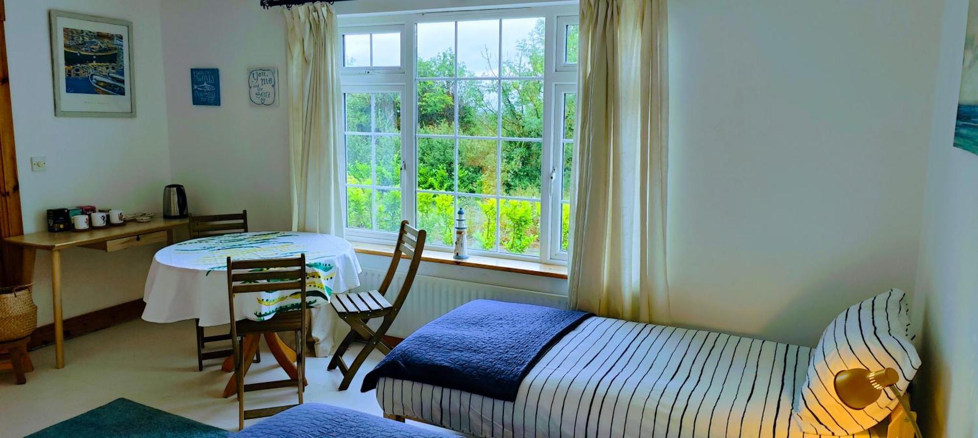 Happy Hill Hotel Йол Екстериор снимка